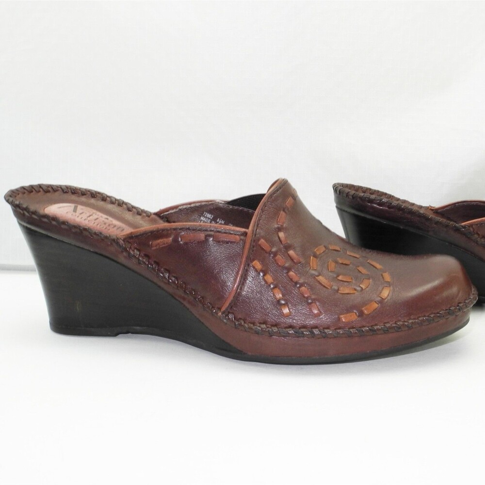 Clarks Artisan Wedge Heel Mules Women's 8.5 Brown Leather Decorative Stitching
